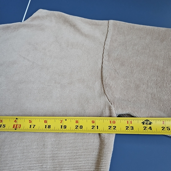 Niko and... Japan brand corduroy beige pullover top bishop sleeves - Picture 6 of 6